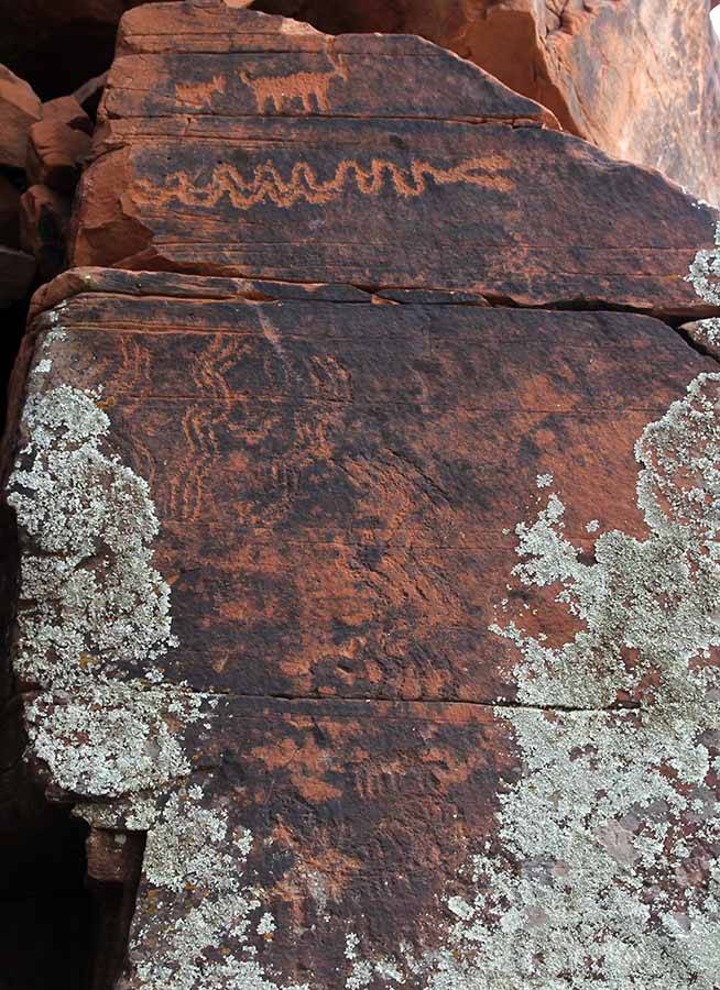 Sinagua petroglyphs